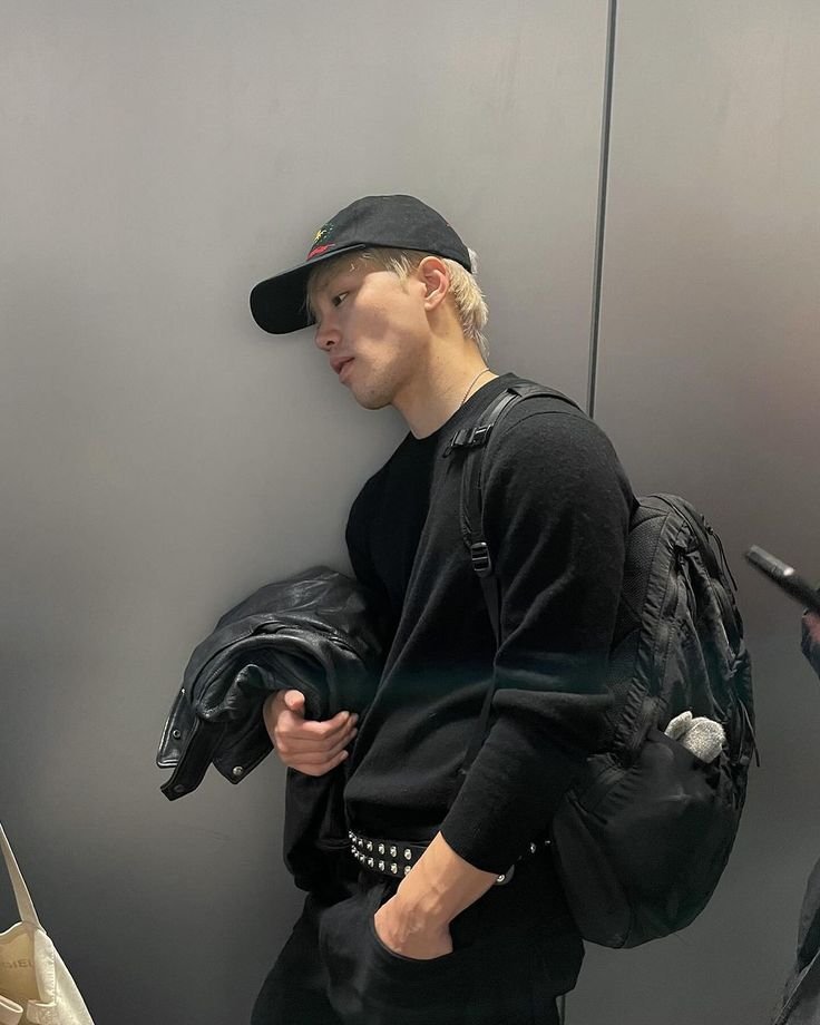 ragakeinanmhndr's tweet photo. @popthechic Met malem semua, kenalin gua Raga Keinan Mahendra. Udah hari jumat guys, besok long weekend https://t.co/WynDeFfDxa