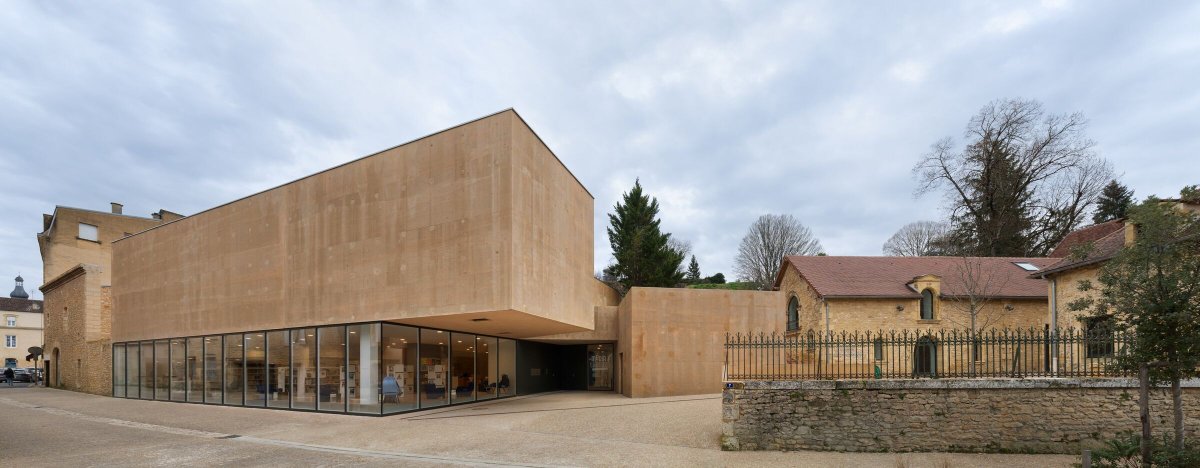 Archello's tweet photo. Dominique Coulon & associés integrates @coulon_associes a new media library and music school into Sarlat-la-Canéda’s historic fabric through reuse and local materiality.
https://t.co/Va775C6fUG
#LocalMaterials #StoneReuse #AdaptiveReuse https://t.co/K6EKOEAeFK