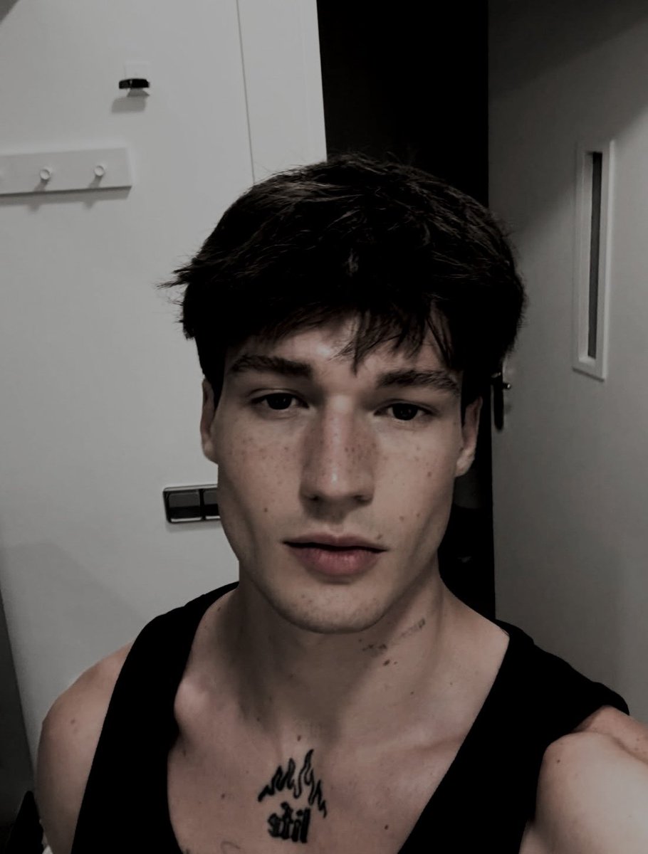 HIDE0USBOI's tweet photo. https://t.co/e9mnnF3CVo