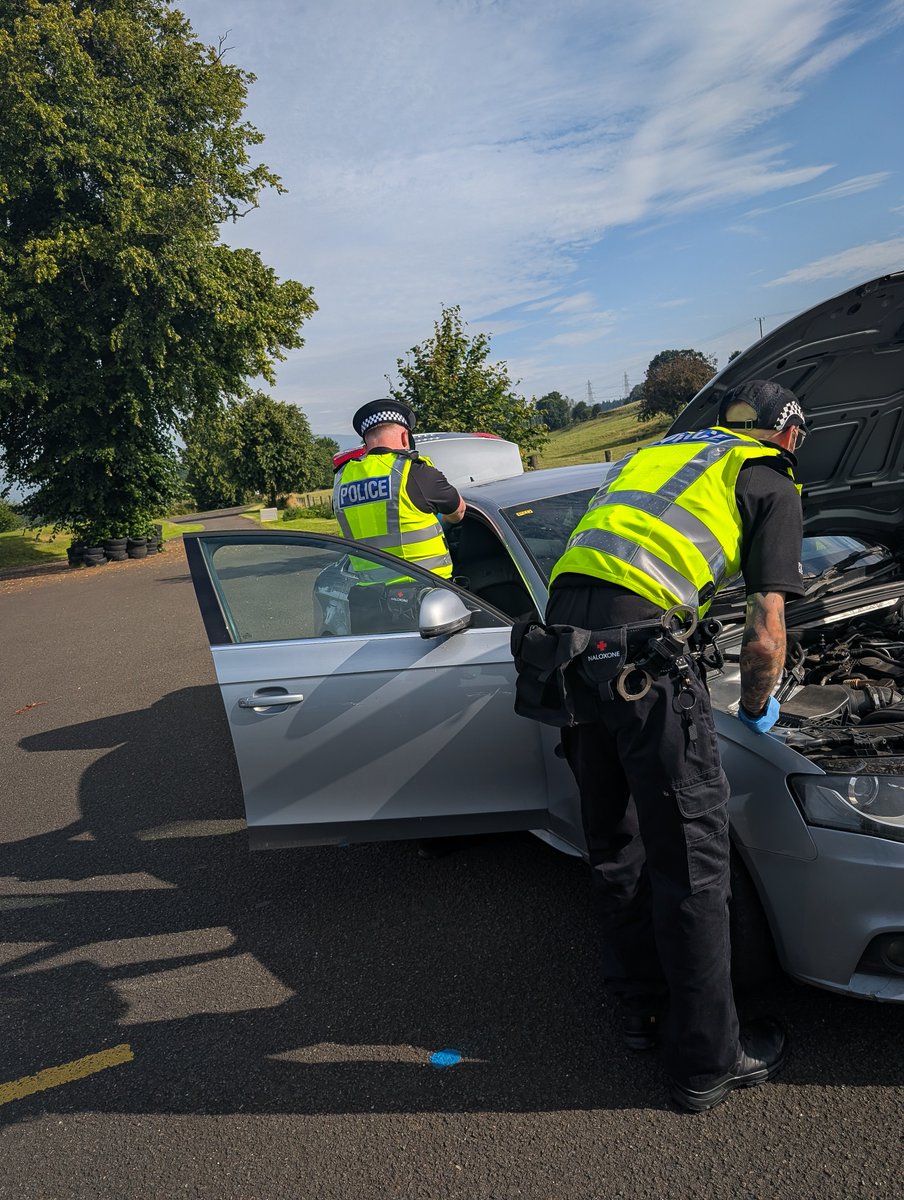 PSOSCollege's tweet photo. Course 01/26 completed a day of systematic searching with the assistance of specialist Licensed Search Officers (LSOs) and Police Search Advisors (PolSAs).

The new police officers were involved in the search of buildings and vehicles.

#LifeOfAProbationer https://t.co/hd7nPrTotO
