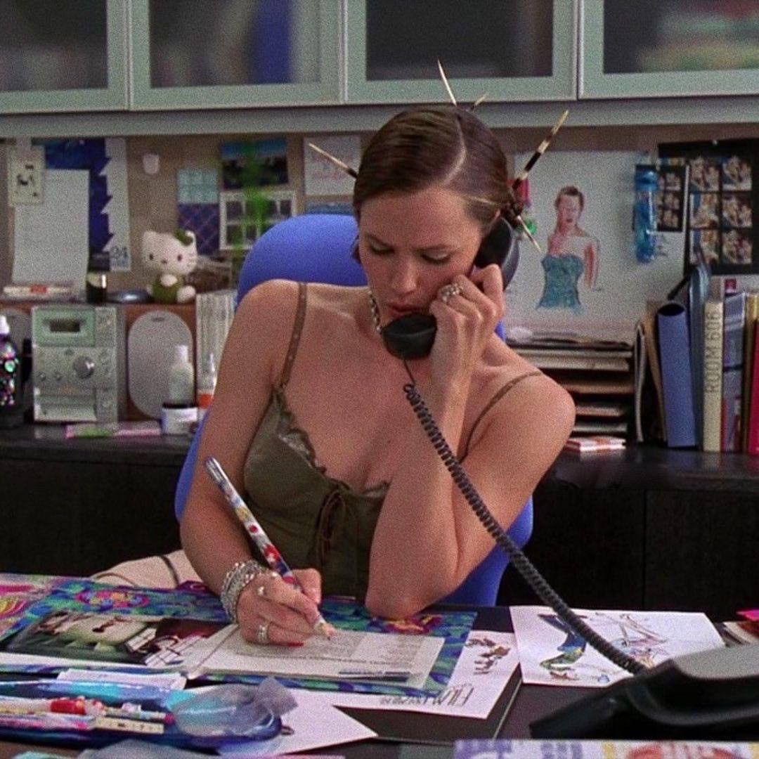 ifuliedownhere's tweet photo. journalism &amp; fashion in movies / shows .my absolute favorite thing in the world https://t.co/Mj8eXlKUw2
