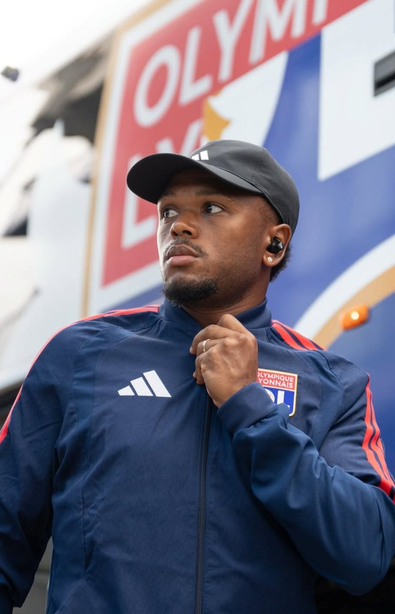 Gio_Openda's tweet photo. 📸 #TeamOL https://t.co/dkws2Mh8Av