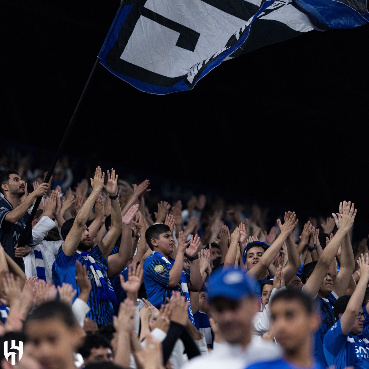 fans_of_alhilal's tweet photo. مساء الخير يا زعماء 💙

لا تنسون الحضور بدري قبل الزحمة، والتشجيع طول المباراة، نبي نحفّز اللاعبين بأعلى صوت من لحظة دخولهم للتسخين 🫡 https://t.co/OQ7vGNOdoj
