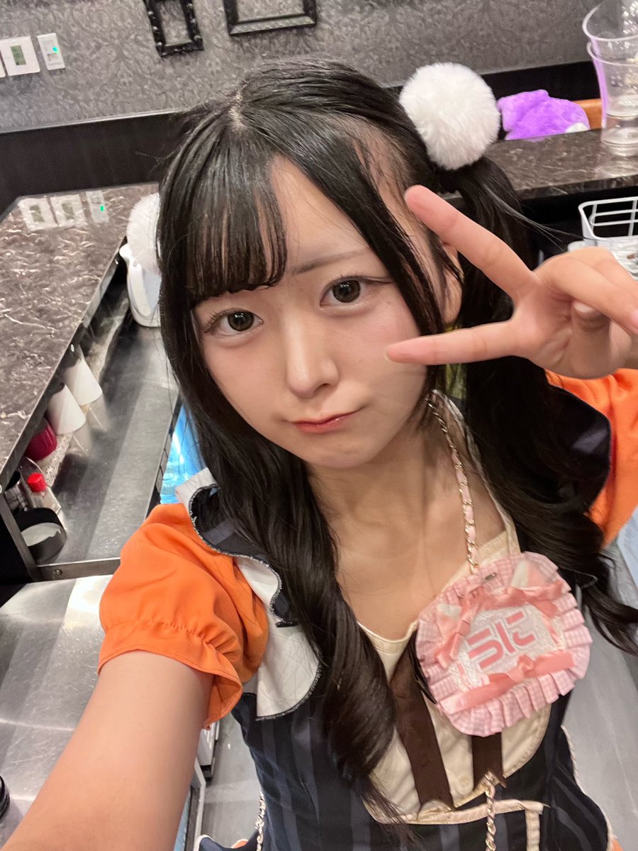 uni_apk's tweet photo. おきゅおわ🌙
ほんじつも、久しぶりの方もいつもの方も！たくさんドリンク、お話ありがとうございました🥺🥂💕ケバブ美味しかった🥙⭐️
おつぎは明日13-19でおります🪄︎︎♡ https://t.co/N9Zvh8ShzK