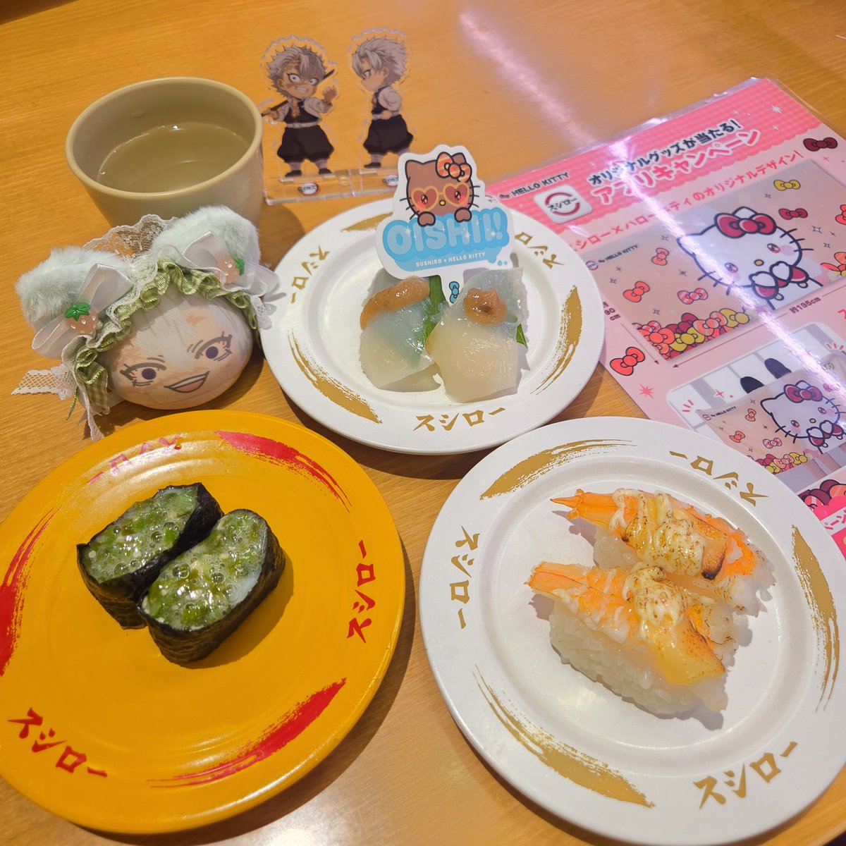 supem299's tweet photo. 人生で3回目のスシロー🍣
たまたまキティちゃんコラボしてた🥹
さねみんはどこでも連れて行ってます🤭 https://t.co/HjHvtNPH6t