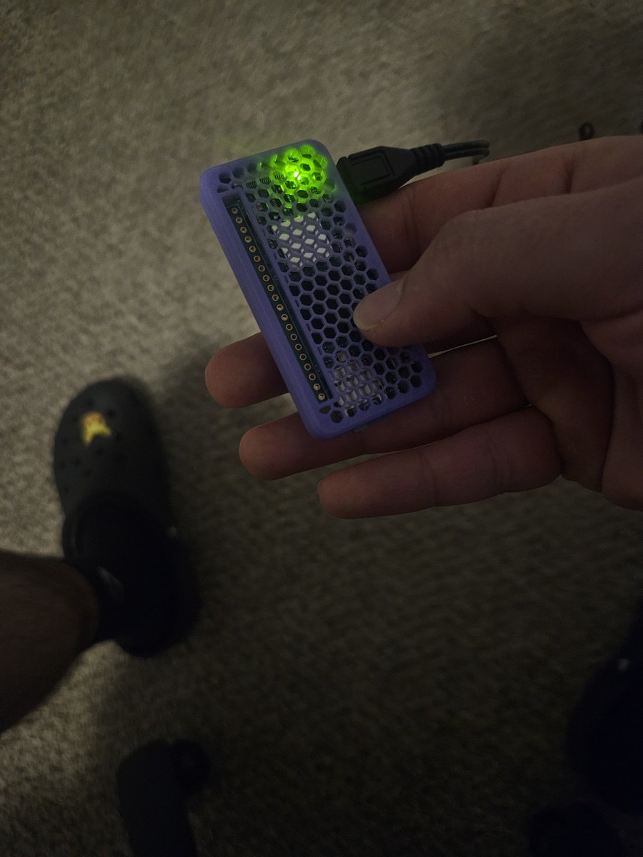 noeltechbuilder's tweet photo. I had this Raspberry PI Zero laying around doing nothing for a bit.

I decided to self-host my password manager and so here it is! I 3D printed a case for it, it's fully setup and I'm already using it.

Vaultwarden &amp; Tailscale 💯 https://t.co/txLVqqvDdt