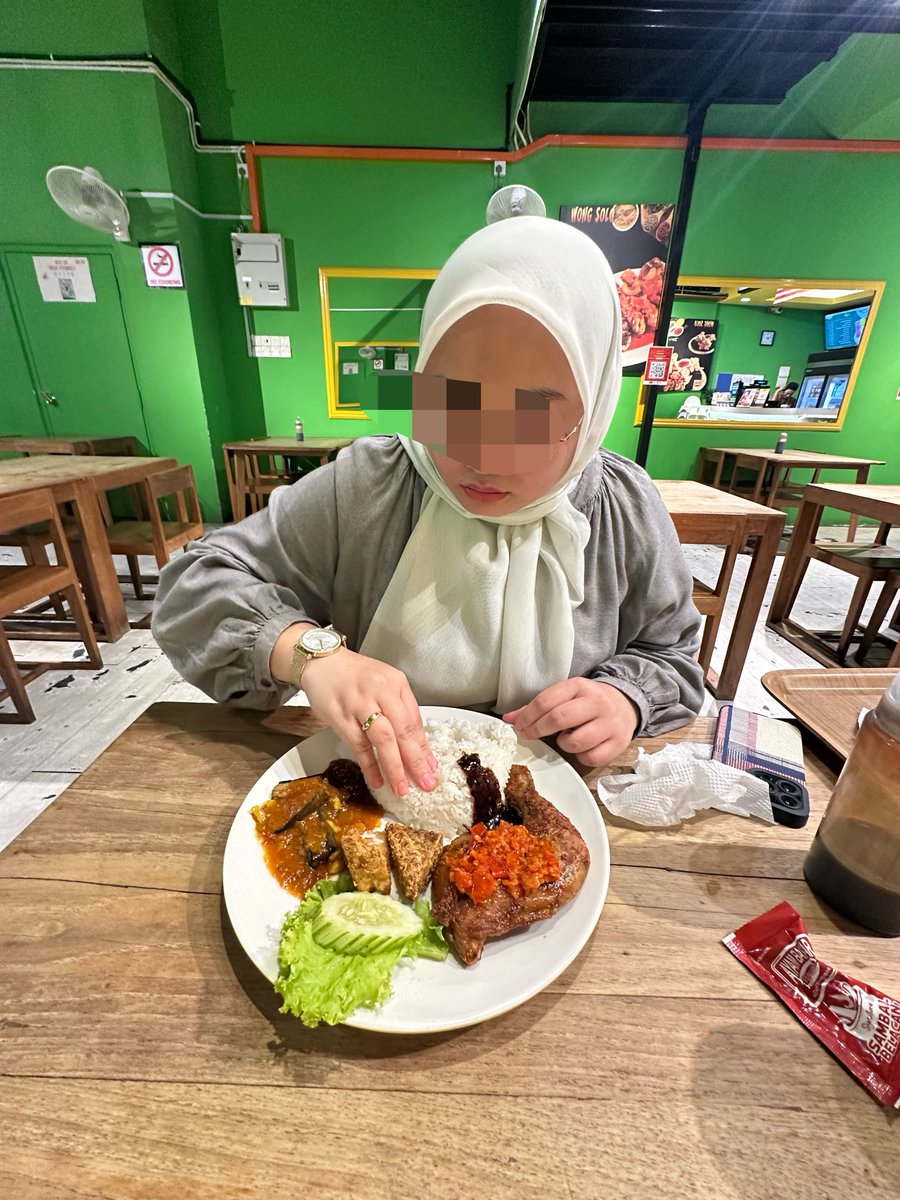 zulzullzulll's tweet photo. Bagi energy dulu sebelum activity malam ni. https://t.co/7Q5pEW6tpe
