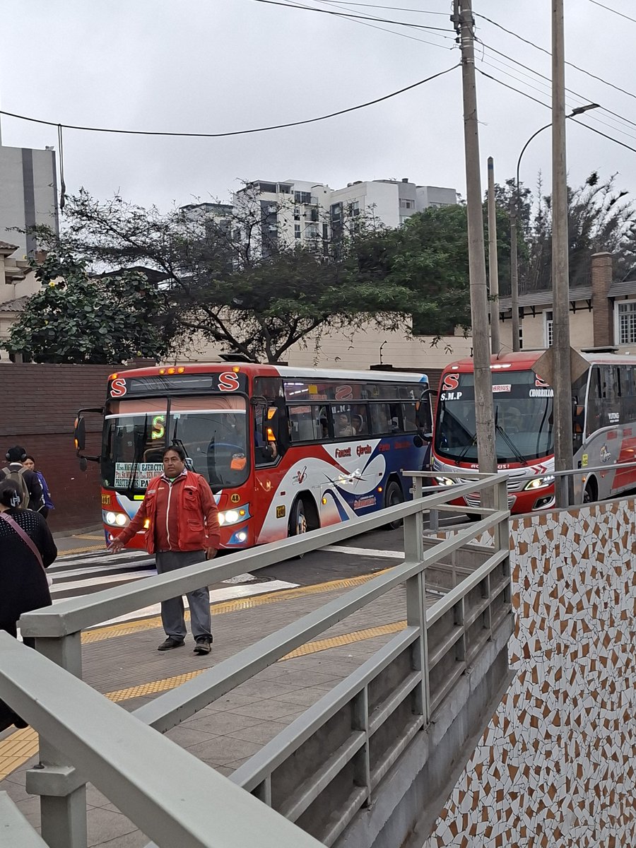 RAULRAMIREZJARA's tweet photo. Una mañana más en Miraflores, mientras duermen los gerentotes de la @MuniMiraflores y de la @ATU_GobPeru . @MuniLima @elcomercio_peru @PoliciaPeru @MTC_GobPeru https://t.co/jwmSgZZQMF