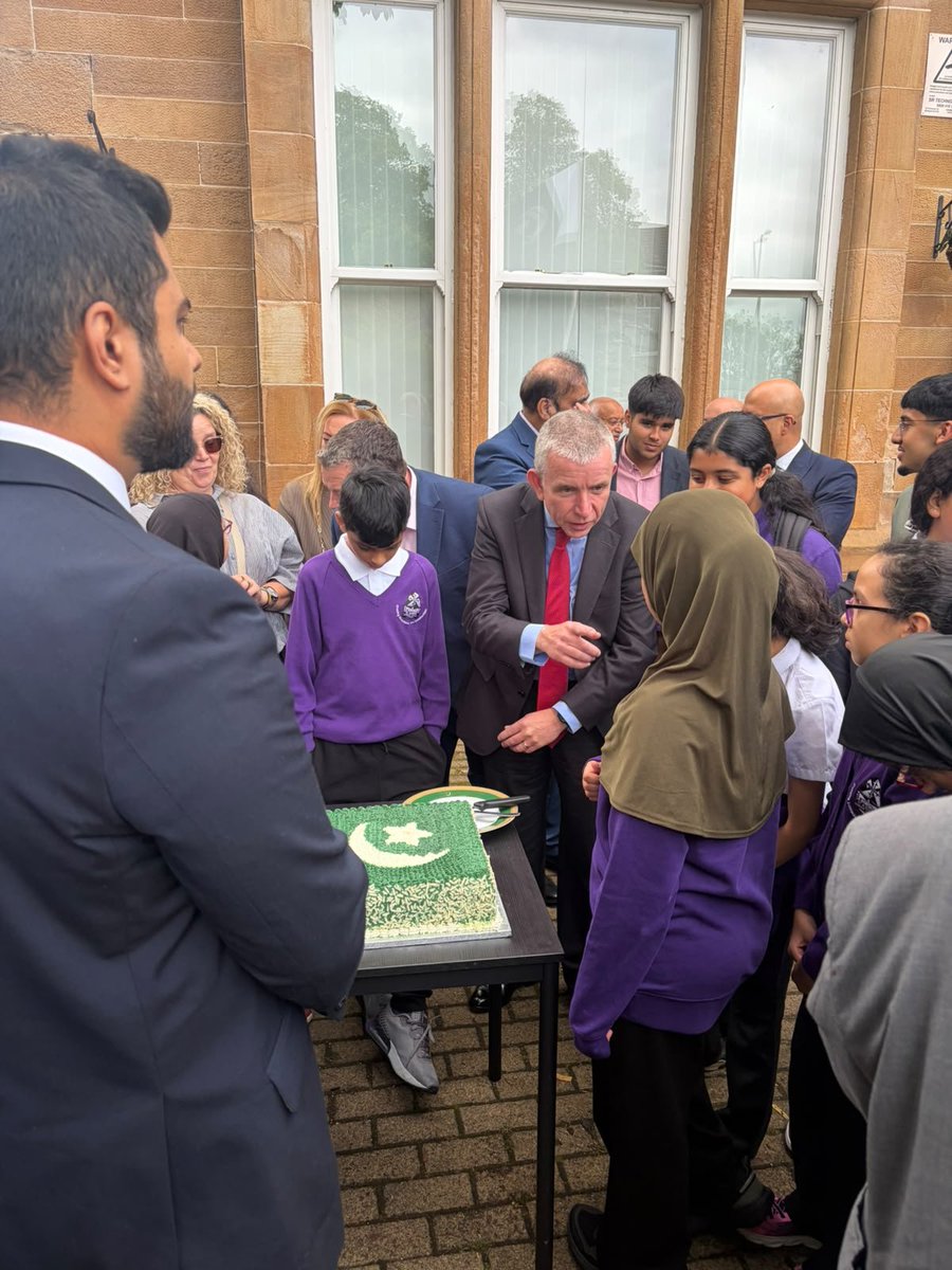 johnadgrady's tweet photo. Best wishes to Glasgow's Pakistani community on Pakistan Independence Day. 
Thank you to @PakinGlasgow for inviting me along to your wonderful ceremony.
It was great to chat with the pupils from St Albert's- great kids - their families and teachers must be very proud of them. https://t.co/bNfzEs0nd0