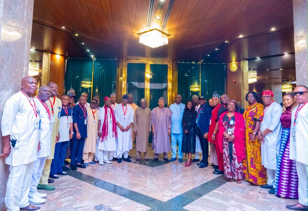 HMMohammedIdris's tweet photo. Yesterday, at the State House, the Nigerian Union of Petroleum and Natural Gas Workers (NUPENG) decorated President Bola Ahmed Tinubu as the Grand Patron of the Union. 

It was a pleasure to witness this, during the President’s meeting with national executives of the Union, led by its National Executive President, Comrade (Dr.) Salimon Akanni Oladiti. 

Various issues were discussed, including the nation’s refineries, the Presidential Initiative on Compressed Natural Gas, and the inspiring legacy of former NUPENG president, the late Frank Kokori, a friend of President Tinubu and close associate in the fight for democracy. 

NUPENG thanked the President for his bold fiscal reforms and massive infrastructural drive. On the ambitious road projects across the country, the NUPENG leader told the President, “Every stretch of highway rehabilitated or constructed means fewer accidents, fewer spillages, fewer lives lost, and less stress for the men behind the wheels. Mr President, that is a reform our members feel in their bones, and for it we say thank you because our tanker drivers and other road users are already seeing the benefits of the rehabilitation and construction of federal highways.”