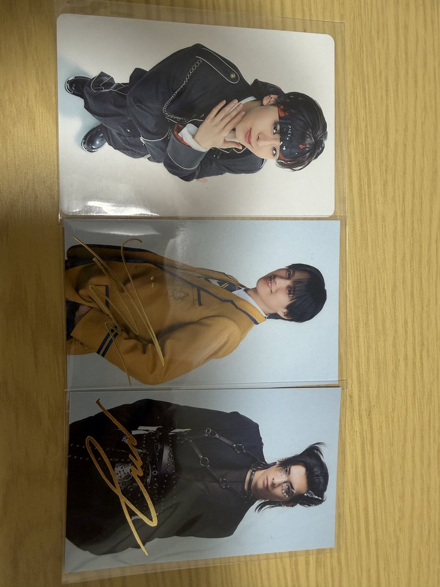 maaa_35's tweet photo. @yomoginoha20 検索より失礼します。
画像の3枚所持しております。タワレコ阿久根と1:1の交換可能でしょうか？
ご検討よろしくお願いします。 https://t.co/y5DtP2us4l