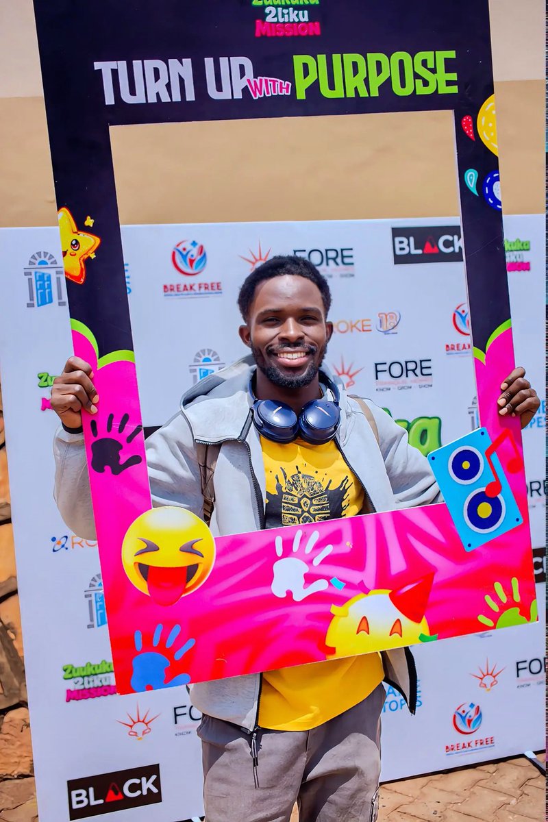 SmartKuStatus's tweet photo. A flashback to the @Zuukuka2Liku event where we were reminded us that HIV awareness doesn't have to be about fear.

It can be about knowledge, confidence, peace of mind and positive action.

That's #SmartKuStatus.

**Knowledge over fear. Always.** 🔴

#TurningUpWithPurpose https://t.co/LCiGZbTQoe