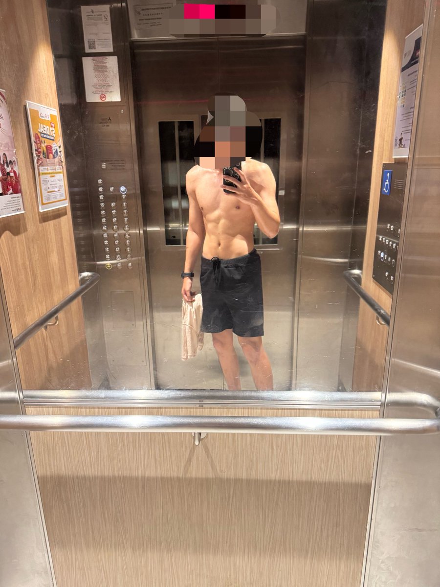 curiousguy1213's tweet photo. Came back from a run https://t.co/IDTHVZTIjA