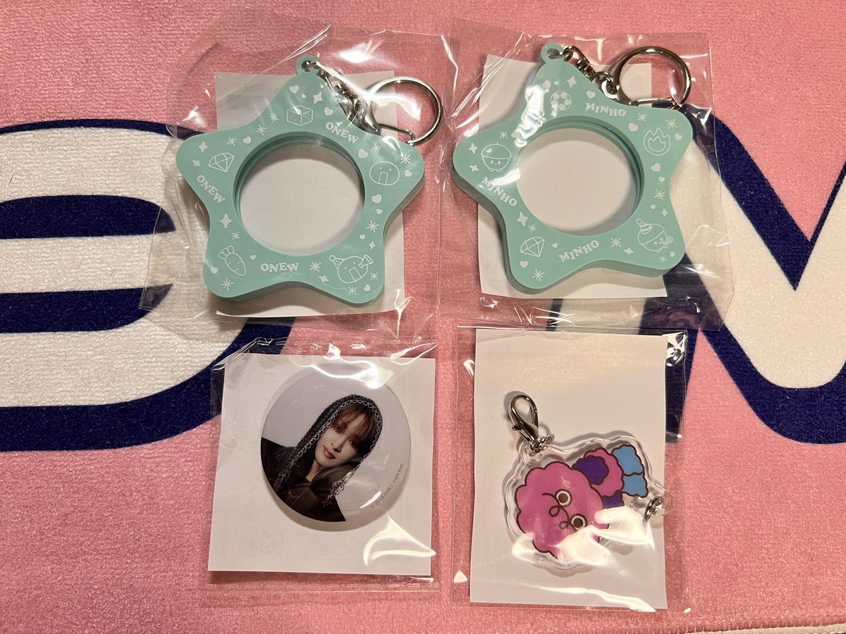 mya080430's tweet photo. SHINee 交換　ランダムトイ

【譲】青🟦

【求】赤🟥

💌郵送での交換希望

条件合う方いらっしゃいましたらお気軽にお声がけください😌🙏

The Trilogy I - 2026 SHINee WORLD VIII : [THE INVERT] https://t.co/KOwLzGXQBF