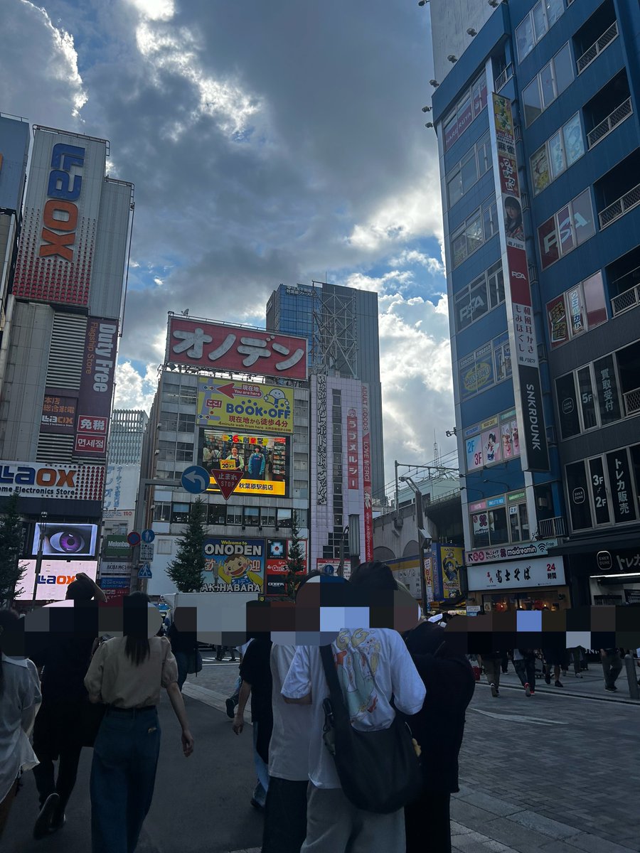 MiniJi0710's tweet photo. 在秋葉原
去年的遺憾 今年全部補回來
去年沒有買Mafex的祖國人 回國後甚是悔��� 今年重回故地一次買個夠
本想在這裡湊齊混天豹 但變形金剛越發稀少 沒買到襲擊 傷心
附上幾張照片 其他的明天再發吧 https://t.co/HOvqSmKgDC