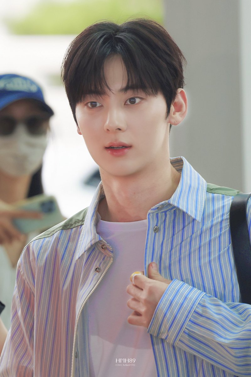miming809's tweet photo. 아니 진짜뭐지.....
황민현 이분 오억년만에 워너원무대 스케가신다고
눈꼬리도 올려오신걸까...? 눈꼬리가 다시 올라감 https://t.co/j4fpuYNELf