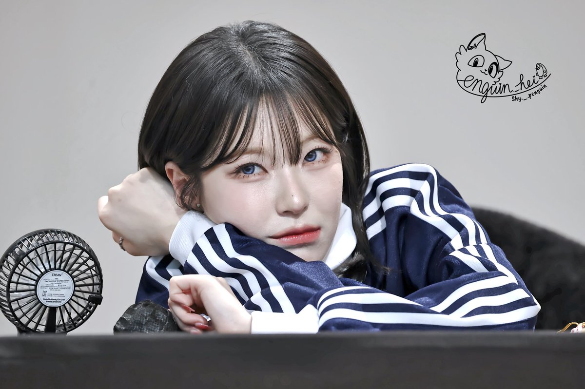 HeiHei8811's tweet photo. fromis_9

20260730 Makestar offline fansign 

Jiheon

#프로미스나인 #fromis_9 #jiheon #백지헌 #지헌 https://t.co/KEcWIbwTxw