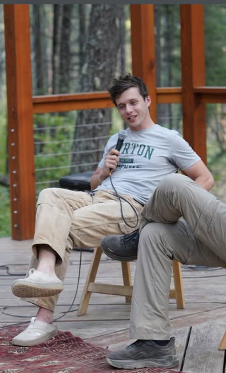nes34A's tweet photo. Nick Robinson looks so good with this hairstyle and he looks so relaxed and so hot. https://t.co/h6qIffzBhI
