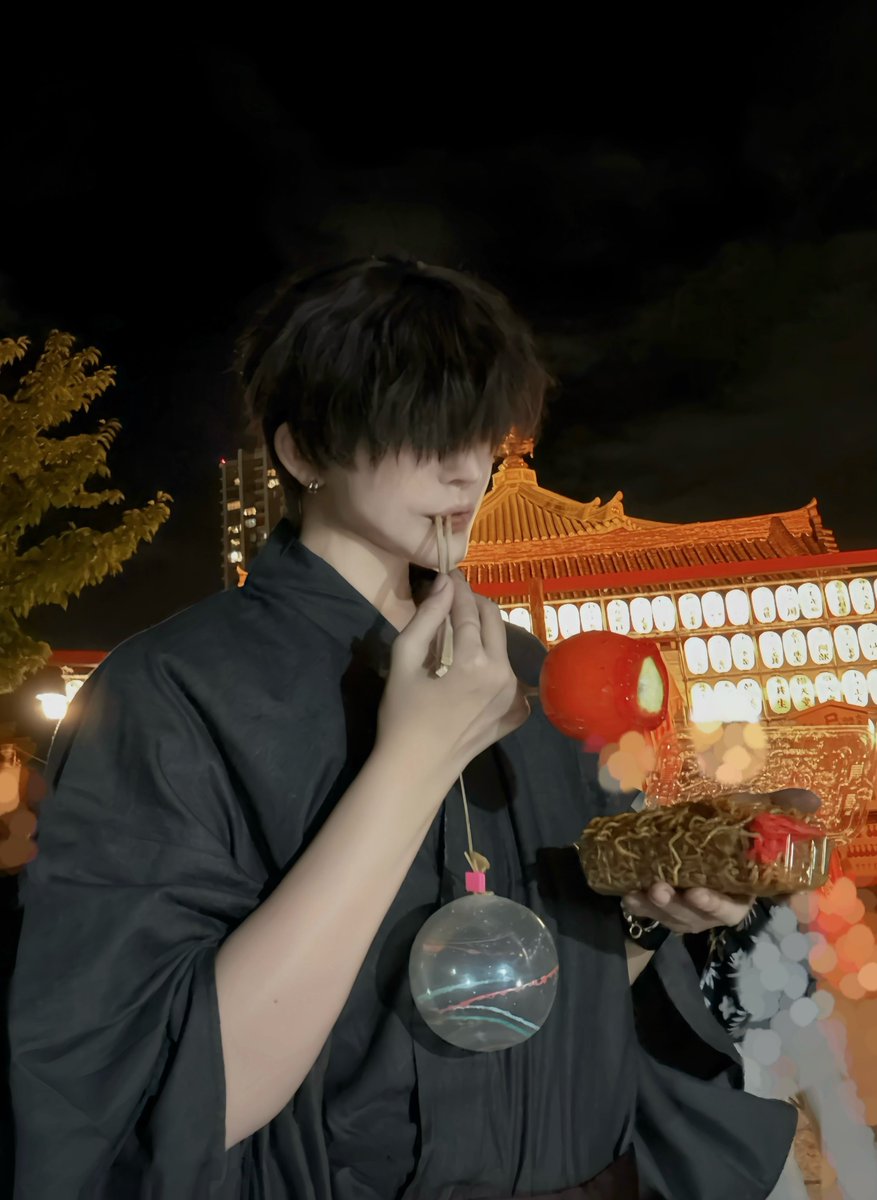 wiru_son's tweet photo. 食べ物見てると思ったでしょ https://t.co/s3RrDf7Hyn