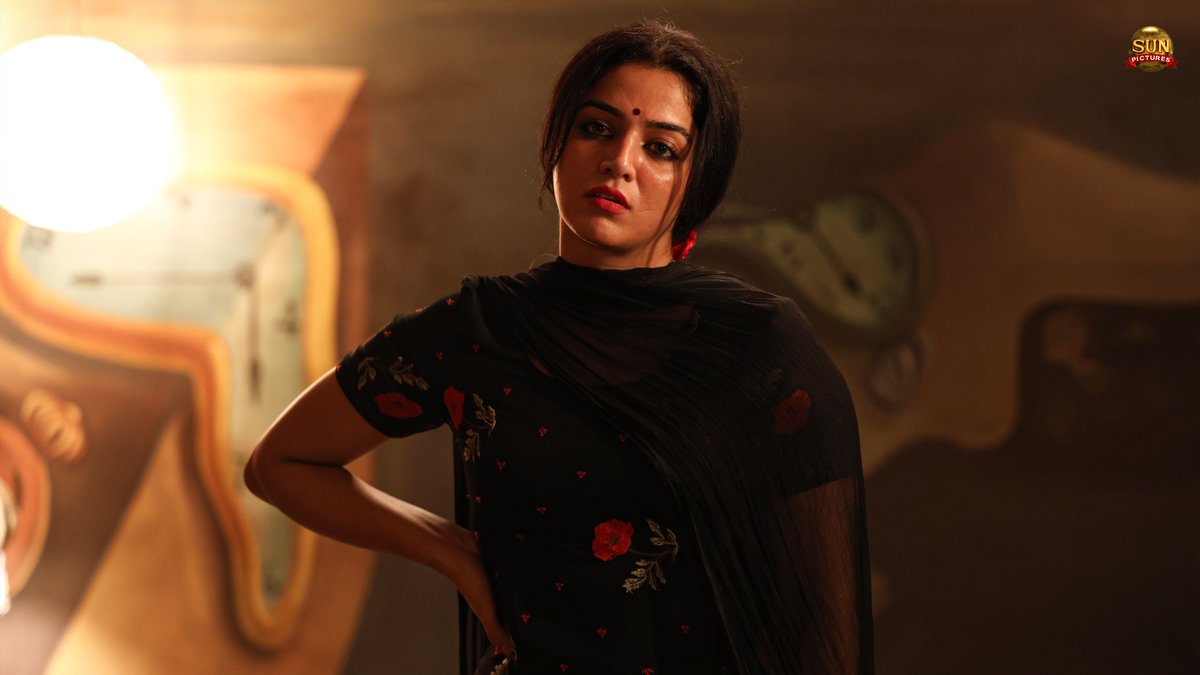 sunpictures's tweet photo. Chandra from the world of #DC 🌹♥️

@Dir_Lokesh @ArunMatheswaran @anirudhofficial #WamiqaGabbi @isanjkayy @mukesh_DOP @editor_prasanna @skannanartdir @PC_stunts @kabilanchelliah @kuchirayar73 @RIAZtheboss https://t.co/ELh9KI2P7p