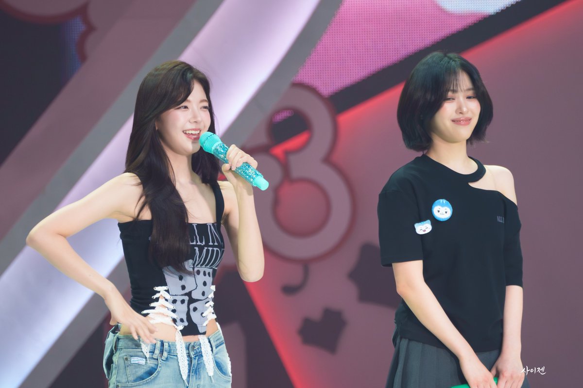 scigesn_'s tweet photo. 260808 5th FM

랴깅이 ㅋㅋ

#있지 #리아
#ITZY #LIA https://t.co/VqVouGn6J0