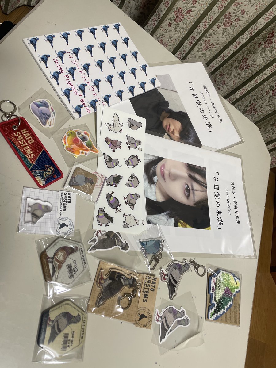 onsenusagi1213's tweet photo. 自分はイベントを手伝う機会なんて無かったから どうしたら良いかも分からず ﾊﾄﾊﾄ…じゃない ﾜﾀﾜﾀしてたけれど、頼りになる運営2人や、優しく見守ってくれる作家さんや、颯爽と集まった整列アベンジャーズで 少しずつ纏まっていくのを見て感動した…！
友達も出来て満足！

購入アイテム(2/2) https://t.co/lDXxeSZutE