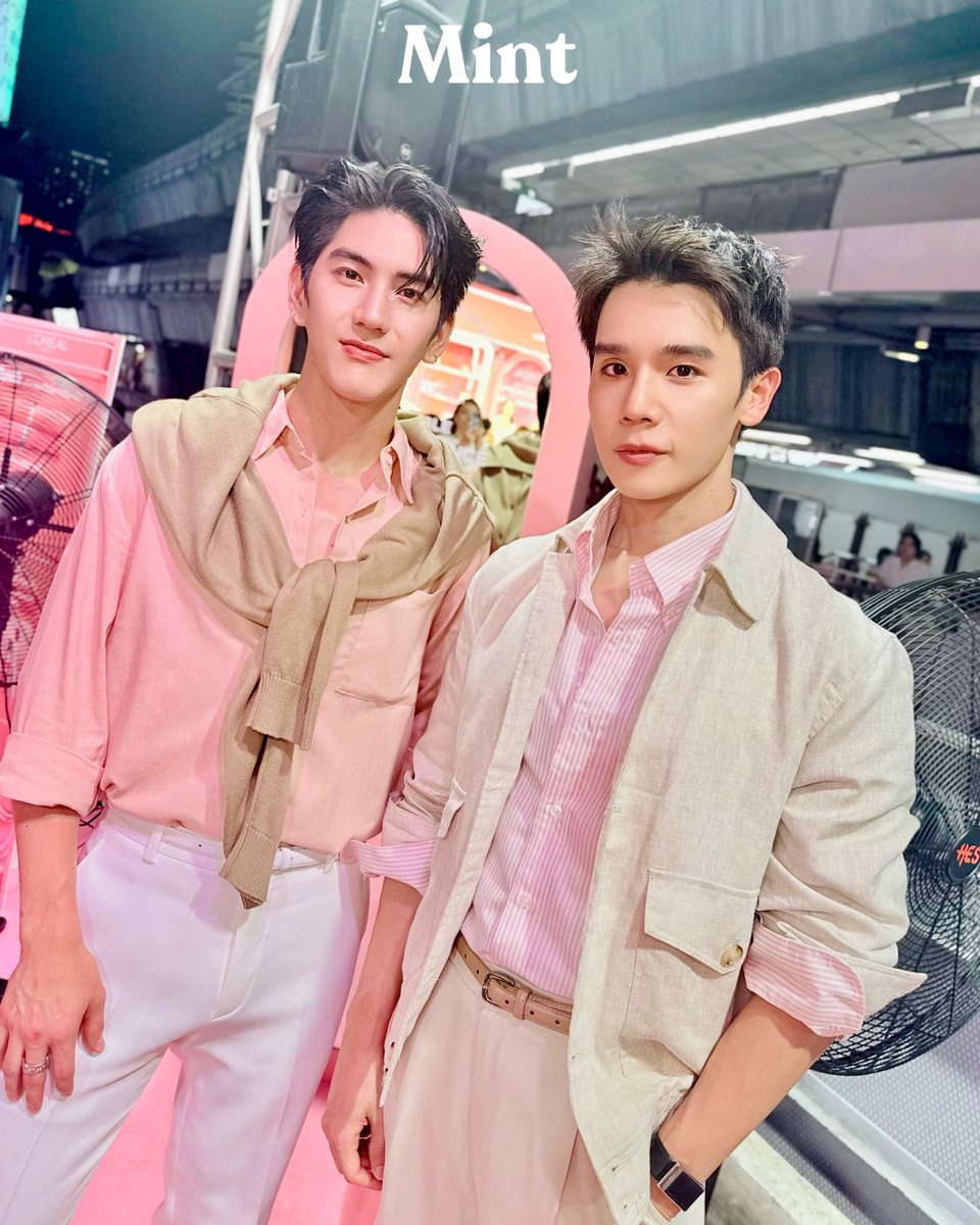mintmag_th's tweet photo. หวานแบบดับเบิ้ล! #MintReports เก็บภาพสองหนุ่ม #จิมมี่ซี ร่วมงานเปิดตัว L’Oréal Paris Infallible Laque Resistance Nude Edition เสิร์ฟลุคหล่อแบบแพ็กคู่ พร้อมสัมผัสประสบการณ์ใหม่ด้วยออร่าความมั่นใจคูณสองให้แฟน ๆ ใจละลาย 💚

#LOrealParisTH 
#LOrealLaqueNudeCafe 
#LOrealMakeupTH 
#LaqueNudeCollection 
#LaqueResistanceTH
#JimmySea 
#MintMagTH