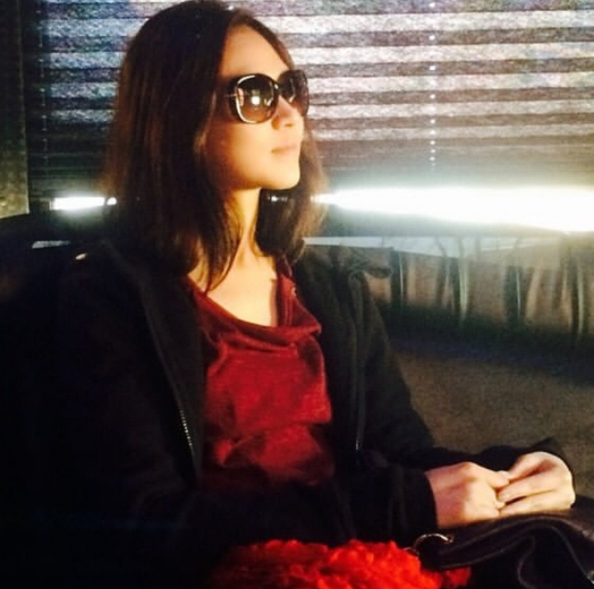 ciaorah's tweet photo. if sarah wearing shades has a million fans, i am one of them. if it has ten fans, i am one of them. if it has only one fan, that is me. if it has no fans, that means im dead. if the world is against it, then i am against the world. https://t.co/LiW3Bb8zqr