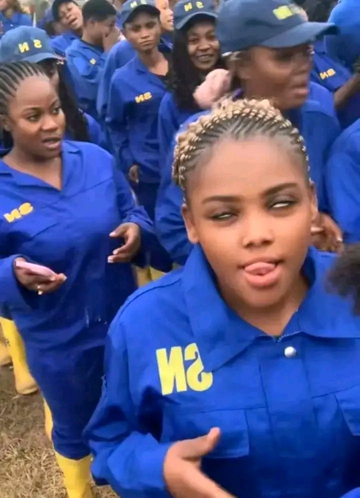 Ibula1995's tweet photo. Vous avez recruté des jolies filles en lieu et place des véritables kulunas ? https://t.co/QPssyBVm24