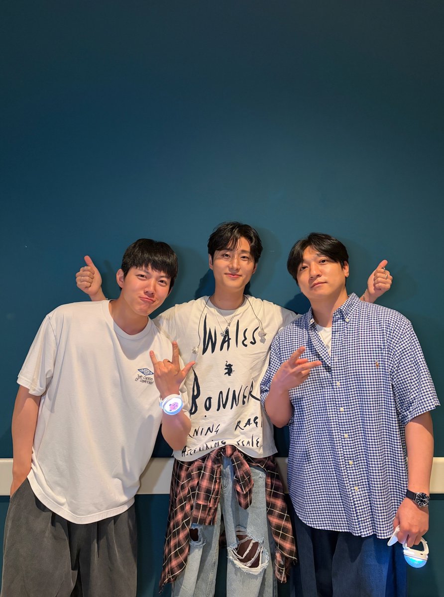 day6official's tweet photo. [ #DAY6_BEHIND ]

Young K Solo Tour <YOUNGEST> in INCHEON - DAY1

뛰어들어 성진이 형과 도운이 품으로 🚪

#DAY6 #데이식스
#YoungK #영케이
#YOUNGEST
#YoungK_Solo_Tour_YOUNGEST https://t.co/LTao0uhubT