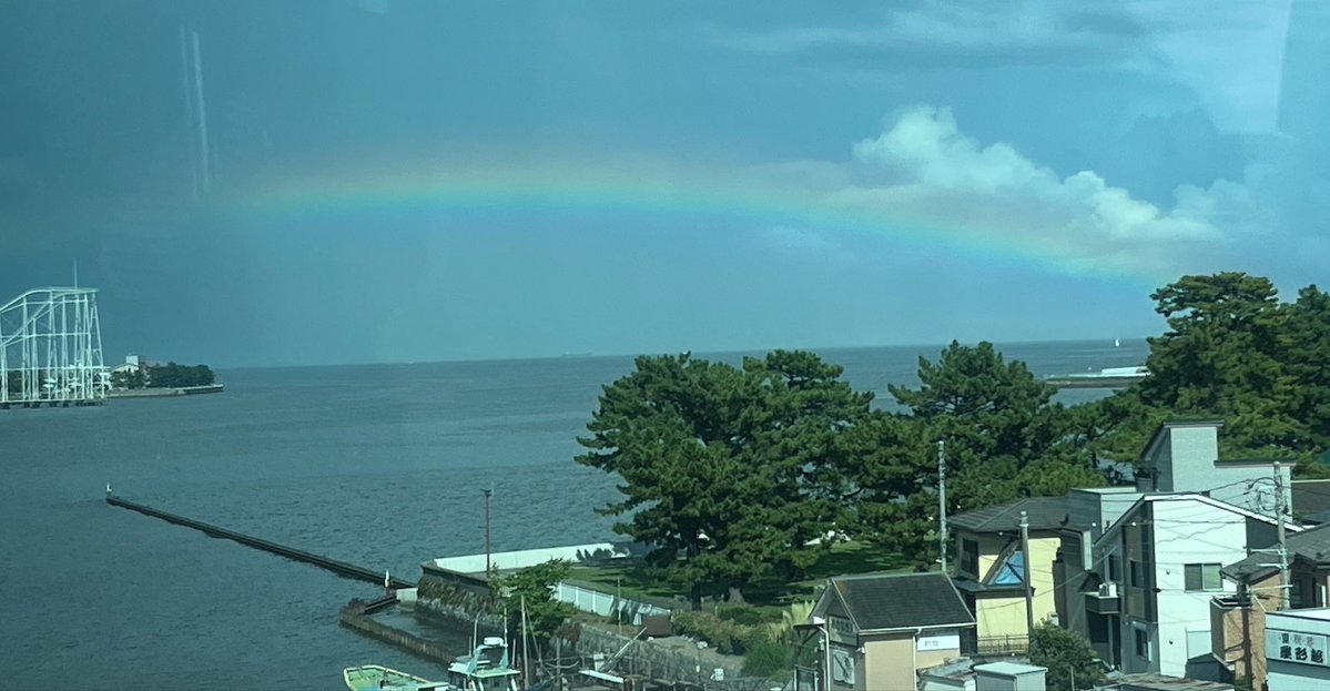 EnagaLove_'s tweet photo. おっきな虹できてた https://t.co/HqjxfIMYsM
