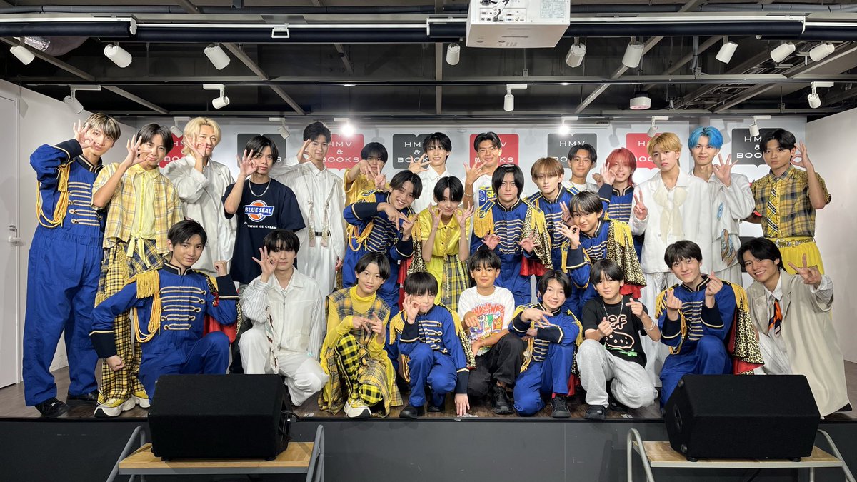 bysta_official's tweet photo. ／
真夏の渋谷大作戦⭐︎2026
ありがとうございました🙌
＼

出演者の皆さんと📸

明日は3日目
📍HMV&amp;BOOKS SHIBUYAでお待ちしています！ https://t.co/xwi5NwYHo8