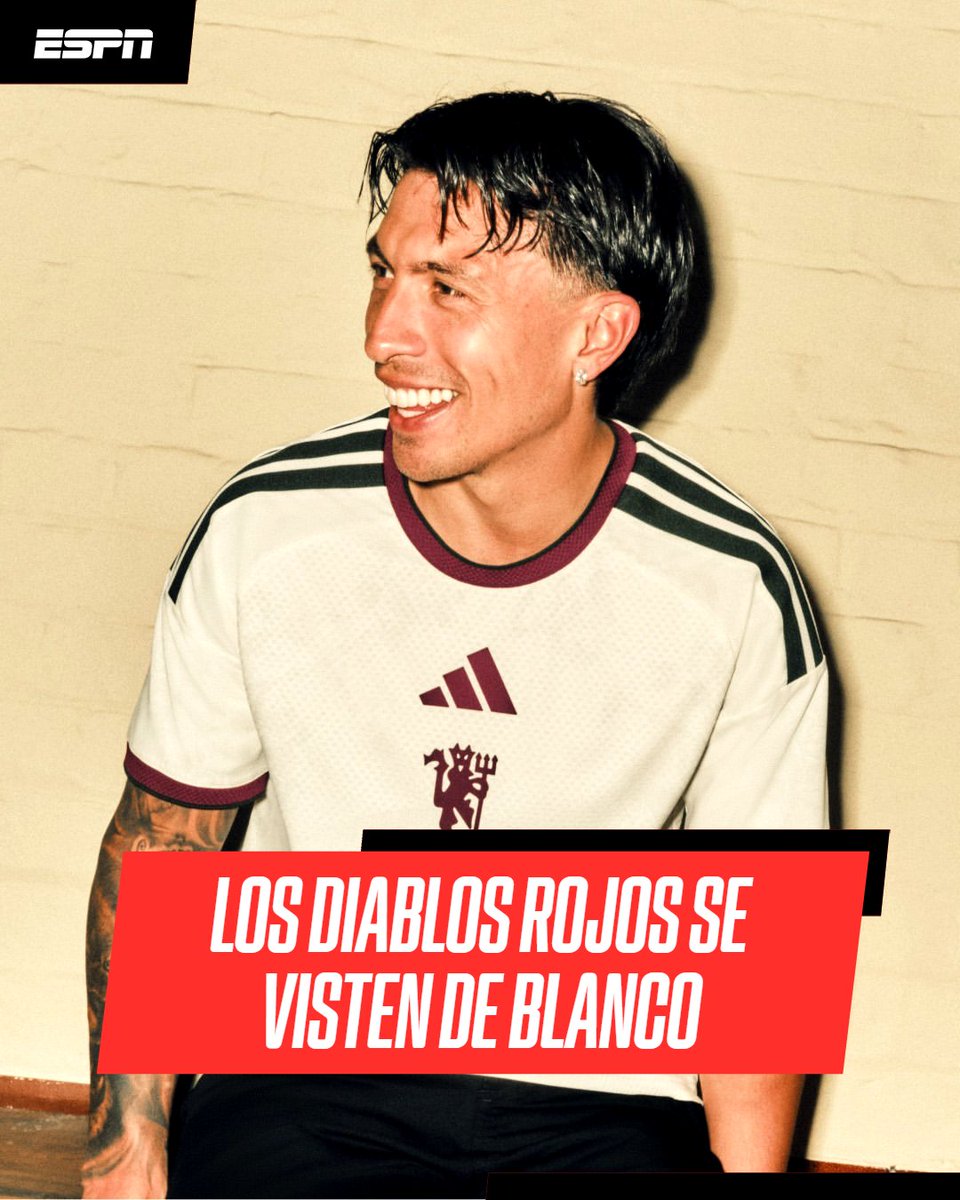 ESPNArgentina's tweet photo. ¡CON LICHA MARTÍNEZ A LA CABEZA! 😎

Blanca, con detalles granates y negros: ¿qué puntaje se lleva la tercera camiseta del Manchester United? 👏

📹 @ManUtd 

▶️ Mirá la 🏴󠁧󠁢󠁥󠁮󠁧󠁿 #PremierLeague en el Plan Premium de #DisneyPlus https://t.co/zINvgjPfvS