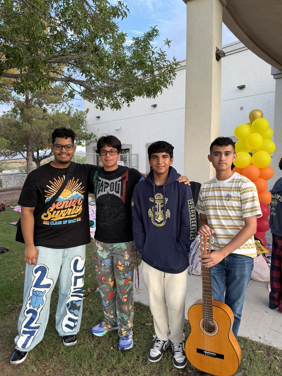 MECollege_HS's tweet photo. 🌅 One last first sunrise. 💙🩵

The Class of 2027 gathered for Senior Sunrise to welcome their final year at Mission Early! Seniors, soak in every moment—your final flight has begun. 🐦‍🔥✨#FirstandBest #PhoenixFamily #TeamSISD @missionechs https://t.co/Jc4az6QsEg