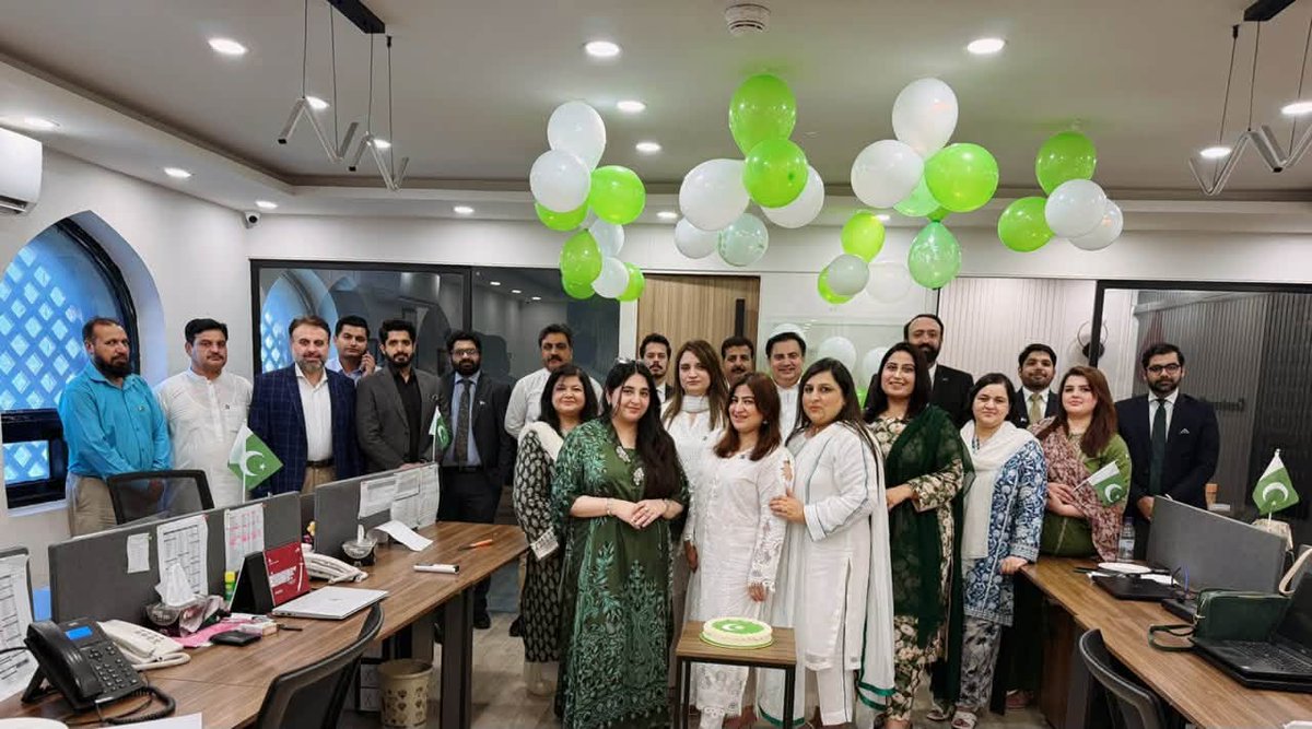 AlfalahInvest's tweet photo. Jashn-e-Azaadi Mubarak from the Alfalah Investments family. 🇵🇰💚

Every year we celebrate this day together because the spirit of Pakistan is not just something we mark on a calendar. It is something we carry into everything we do. https://t.co/CdJS90ffPE