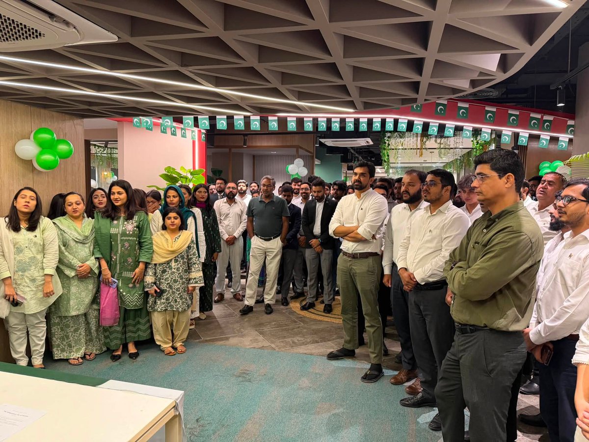 AlfalahInvest's tweet photo. Jashn-e-Azaadi Mubarak from the Alfalah Investments family. 🇵🇰💚

Every year we celebrate this day together because the spirit of Pakistan is not just something we mark on a calendar. It is something we carry into everything we do. https://t.co/CdJS90ffPE