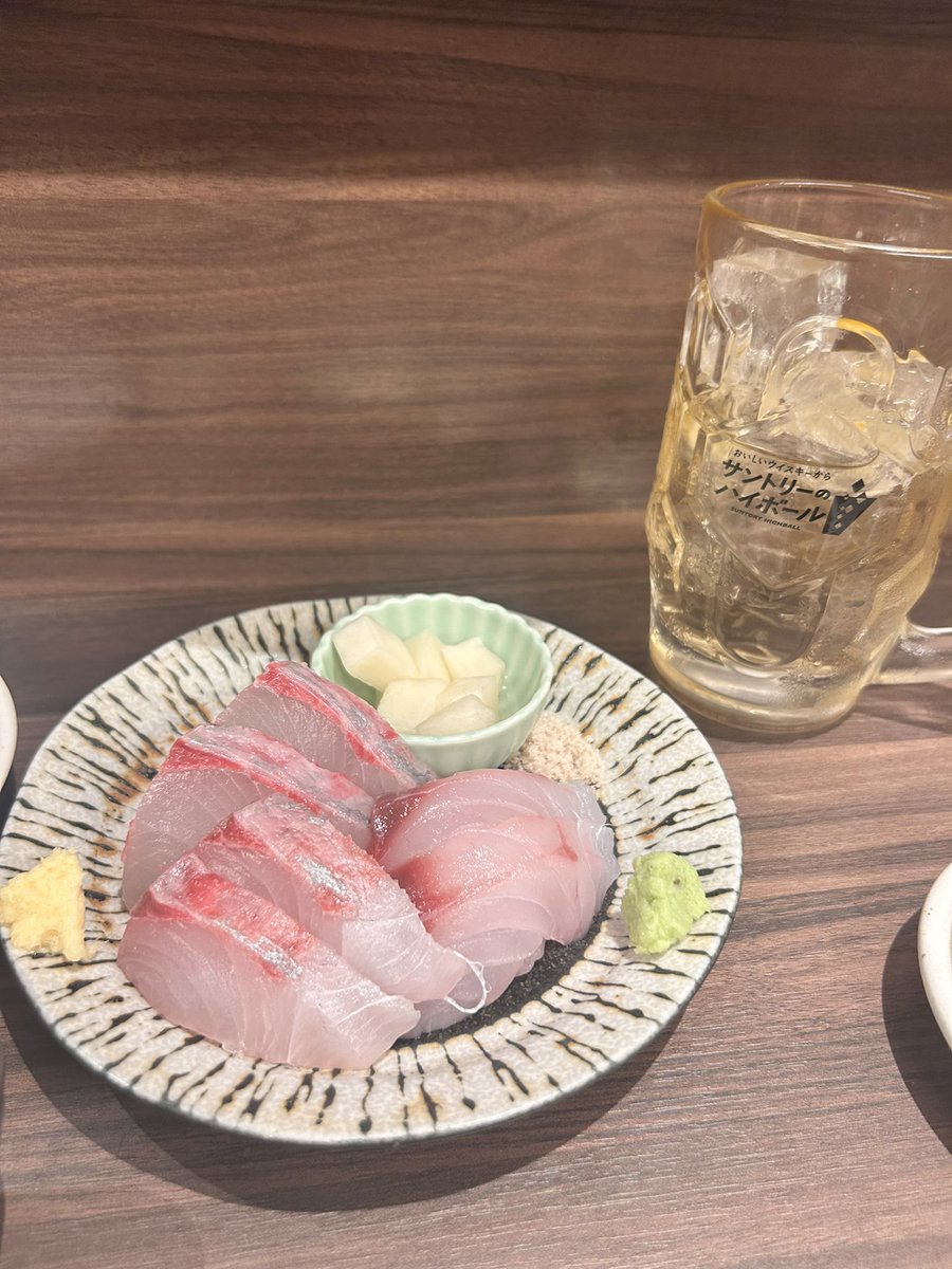 shi_nihonshu02's tweet photo. 店員さんに顔と名前を認識されてるとドキドキしちゃう https://t.co/d3TutxH0gC
