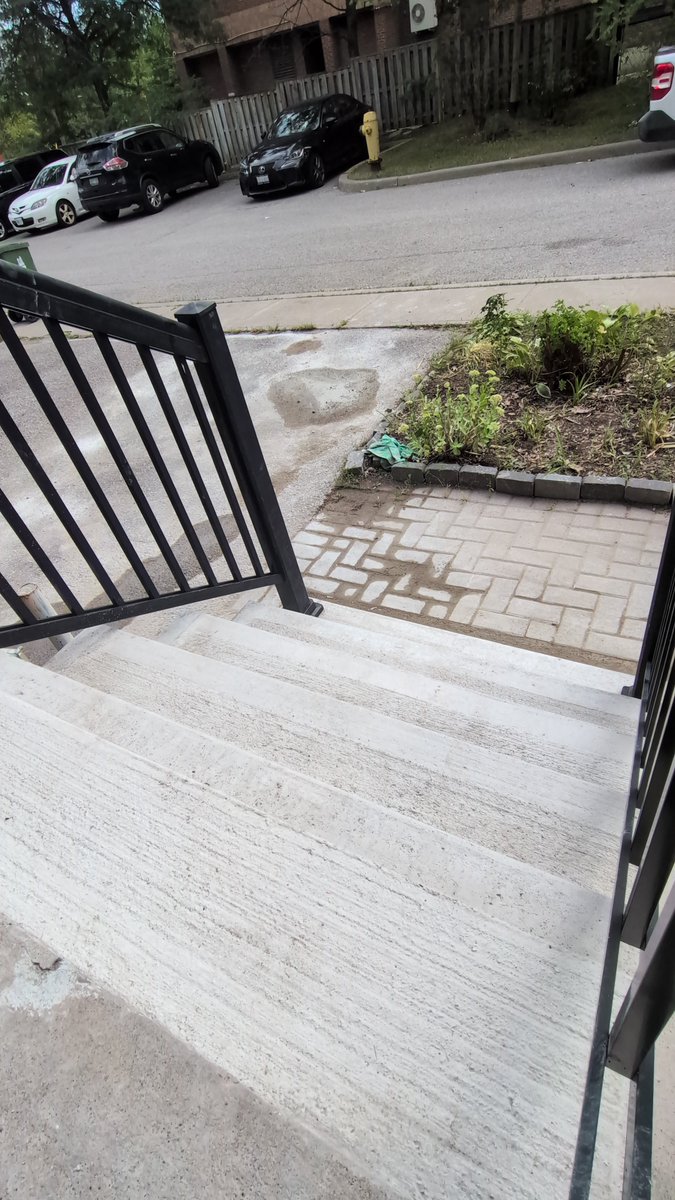 dallybeans's tweet photo. We parged.
We sponged.
We patted.
We leveled the landing.
We drilled.
We reinstalled the handrails.

I have officially finished my very first week in construction, ever. 👷‍♀️⚒️

Thank you, Lisboa Works Ltd. for the opportunity to get out of the corporate office life for a bit. 🙏✨ https://t.co/vok6IAVni7