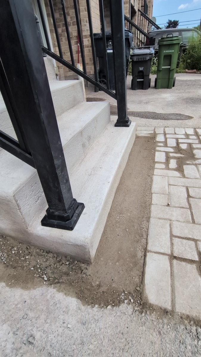 dallybeans's tweet photo. We parged.
We sponged.
We patted.
We leveled the landing.
We drilled.
We reinstalled the handrails.

I have officially finished my very first week in construction, ever. 👷‍♀️⚒️

Thank you, Lisboa Works Ltd. for the opportunity to get out of the corporate office life for a bit. 🙏✨ https://t.co/vok6IAVni7