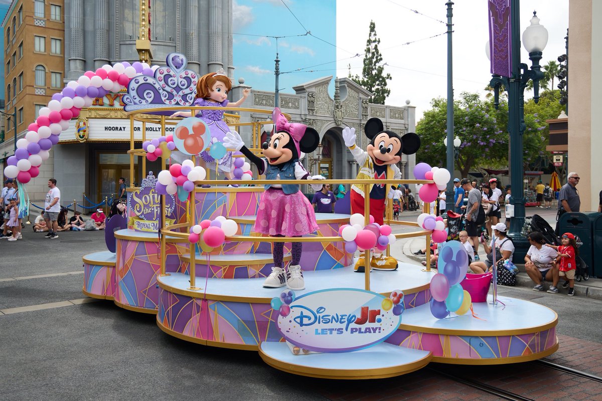 DisneyJr's tweet photo. Thank you to everyone who joined us for the Disney Jr. Let’s Play! Party during #D23Day at Disneyland Resort yesterday! 🎉

Keep the fun going all weekend with Disney Jr. Let’s Play! at Downtown Disney District! Join us daily for the Let’s Play Bubble Experience, musical performances, dance parties featuring Disney Jr. favorites, arts & crafts, and more.