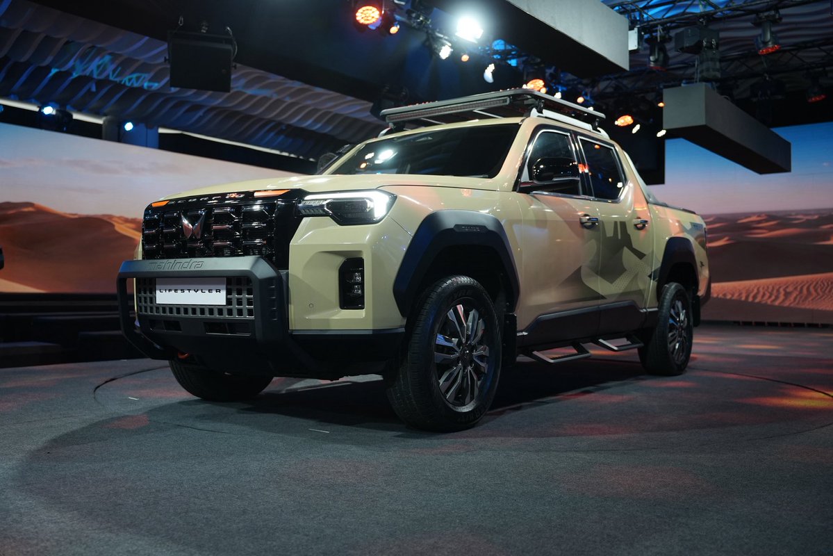 Mahindra_Auto's tweet photo. Off the map and exploring the impossible. The Scorpio Lifestyler in Sahara Beige Colour.
#ScorpioLifestyler #MahindraAuto #MahindraGlobalPikUp #GlobalPikUp #BuiltForABiggerWorld https://t.co/9c1VURi3NP