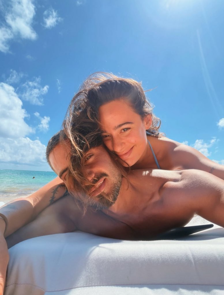 occhiaminofcial's tweet photo. el imperio romano de este fandom siempre será esa declaración de amor el día de su cumpleaños 🥹🤏🏽 https://t.co/MaADatddeg