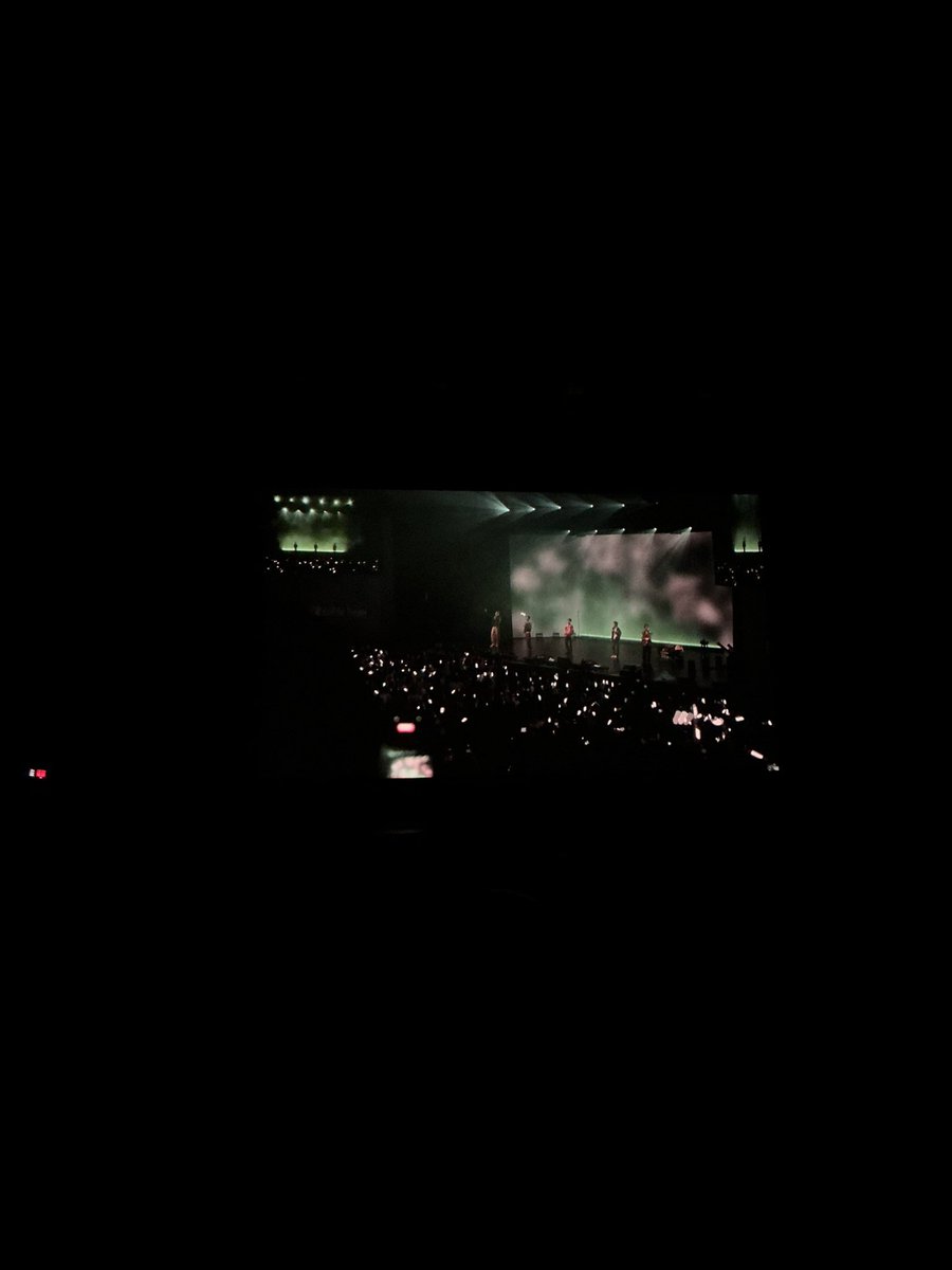 jamesellei's tweet photo. it was one of the best nights ive ever had !!

to everyone who jumped

to coers who screamed their lungs out

to people who danced like theirs no tomorrow

y’all are amazing !! let’s go !! https://t.co/WTdVQ976OY