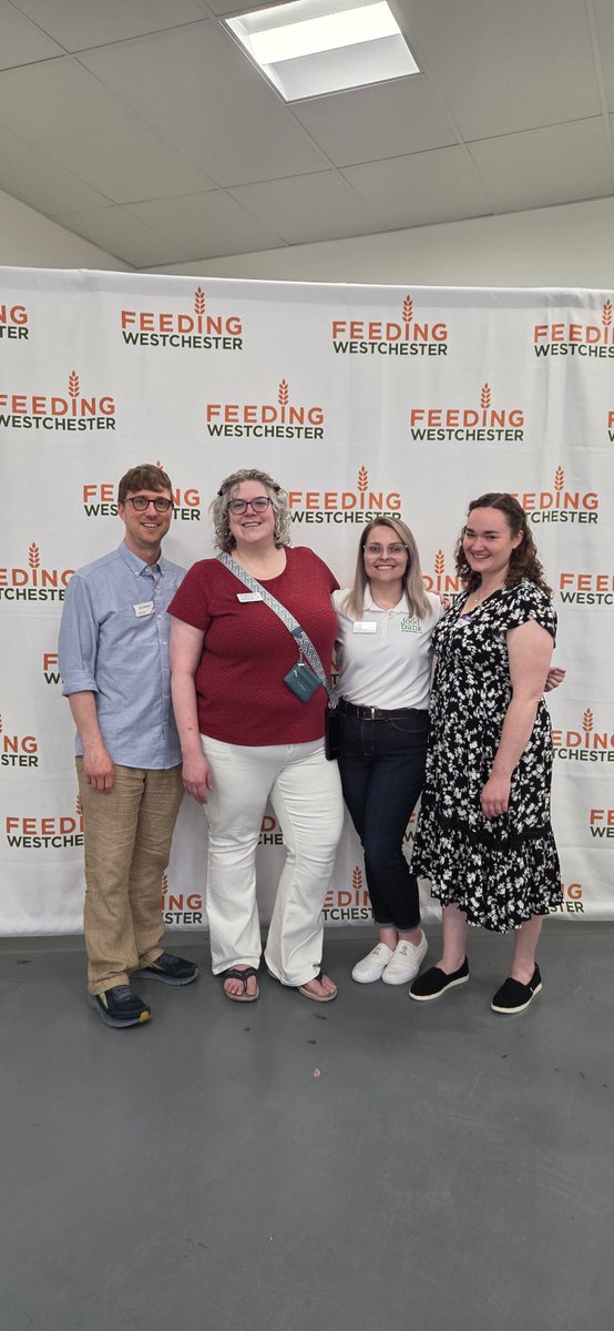 FeedingNys's tweet photo. Stronger together! 🍎 Food Bank of the Southern Tier recently joined Feeding Westchester’s Agency Conference to trade best practices. Sharing knowledge across NY food banks makes us all stronger! https://t.co/B2WpHnkkeg