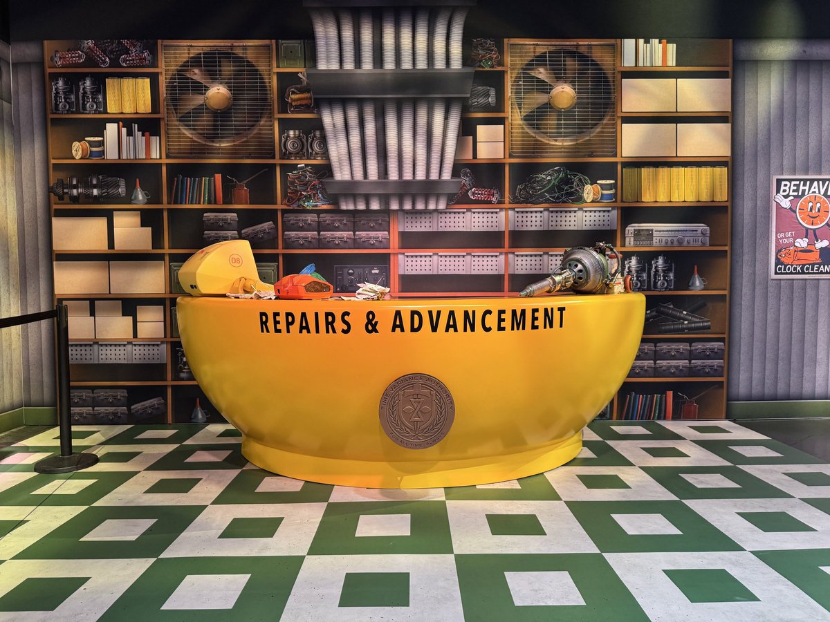 AvengersUpdated's tweet photo. New look at the TVA Repairs &amp; Advancement desk at the TVA Experience booth at #D23 

(📸: @Blog_Mickey) https://t.co/4coHP4RerM