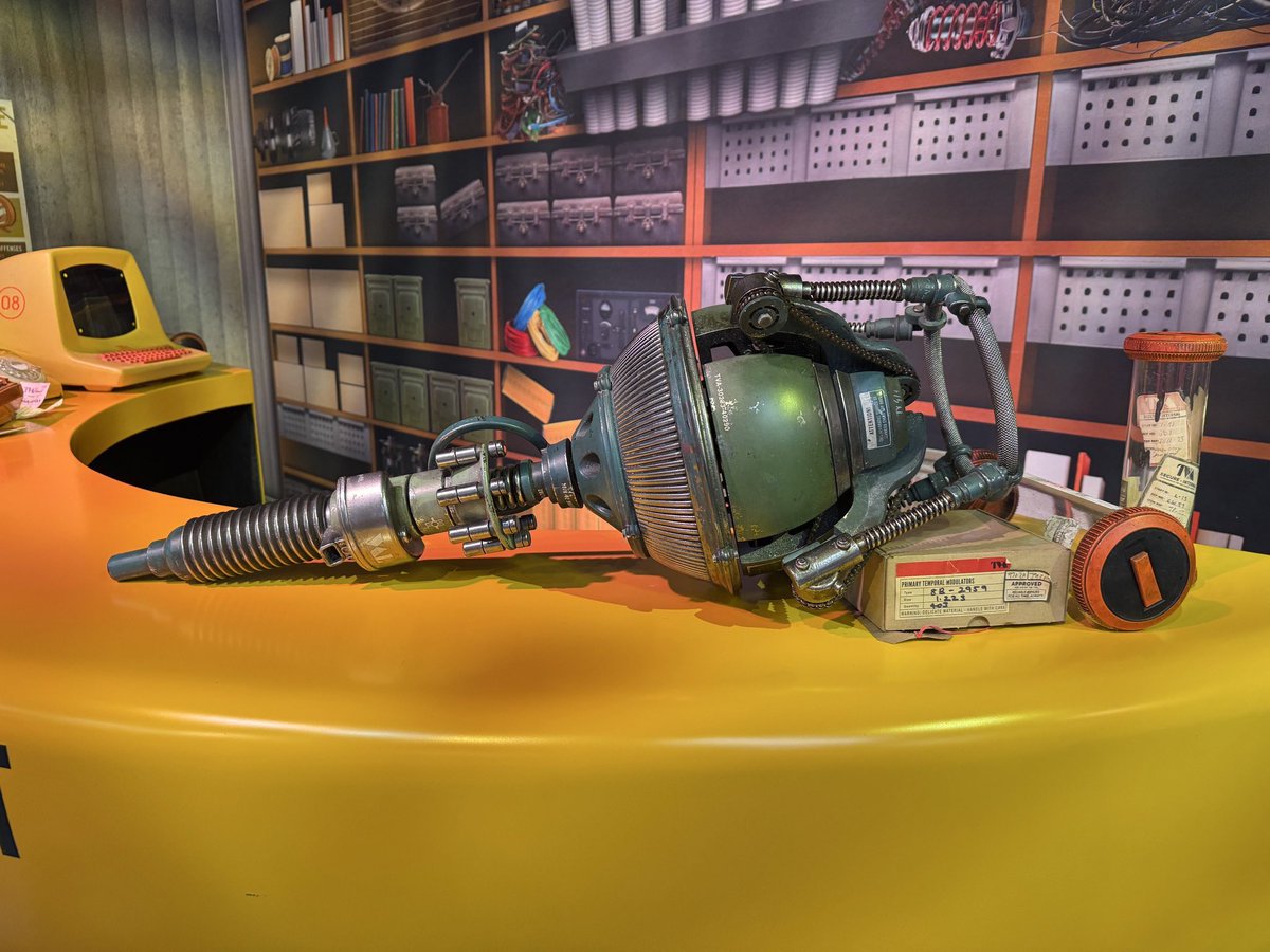 AvengersUpdated's tweet photo. New look at the TVA Repairs &amp; Advancement desk at the TVA Experience booth at #D23 

(📸: @Blog_Mickey) https://t.co/4coHP4RerM