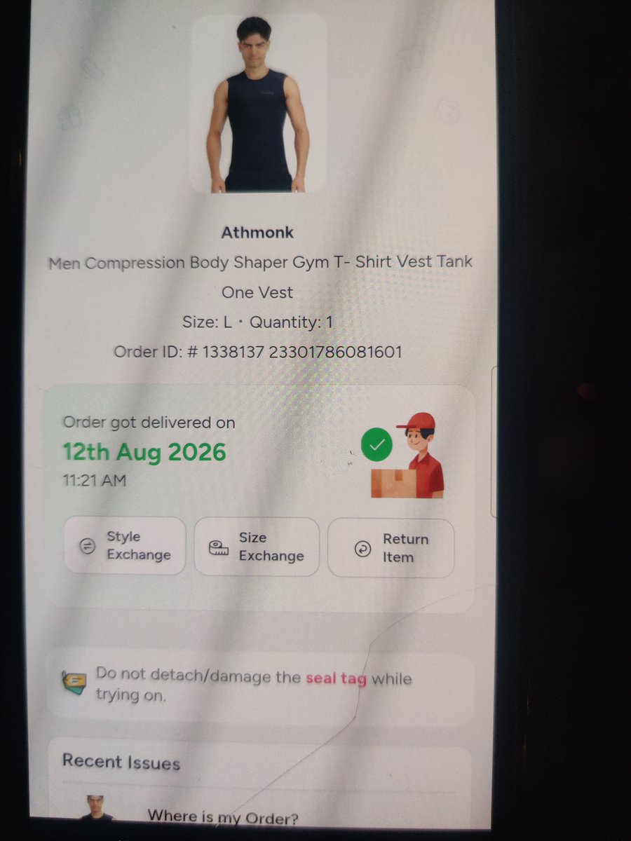 AA077497's tweet photo. @MyntraSupport @myntra 
(2/3)
The vest was never delivered but marked as delivered
The delivery agent never called me for delivery, i hv checked with the security and my neighbour but there was no parcel, the register mentions no account of the delivery agent coming to building https://t.co/yWLsIFhsvz