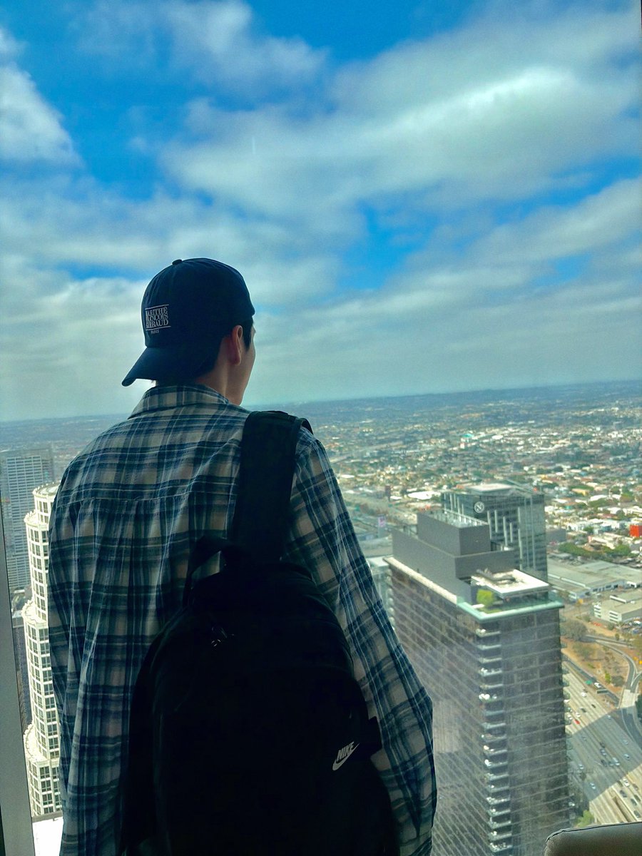 ongepics's tweet photo. [💌] 260815 02:52AM KST 

✨ *photos*
✨ i made it to la~~~
✨ see you again later😉
✨ i’m getting some sleep!!
✨ the photos were taken by daehwiㅋㅋㅋ https://t.co/zNwnsykiBf