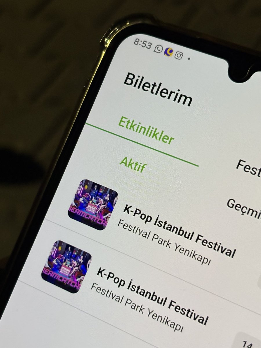 chiyyooo's tweet photo. 300 liraya bilet aldim yoldan gecerken konsere gidiyorum aqqqqw https://t.co/RstjzCXRBH