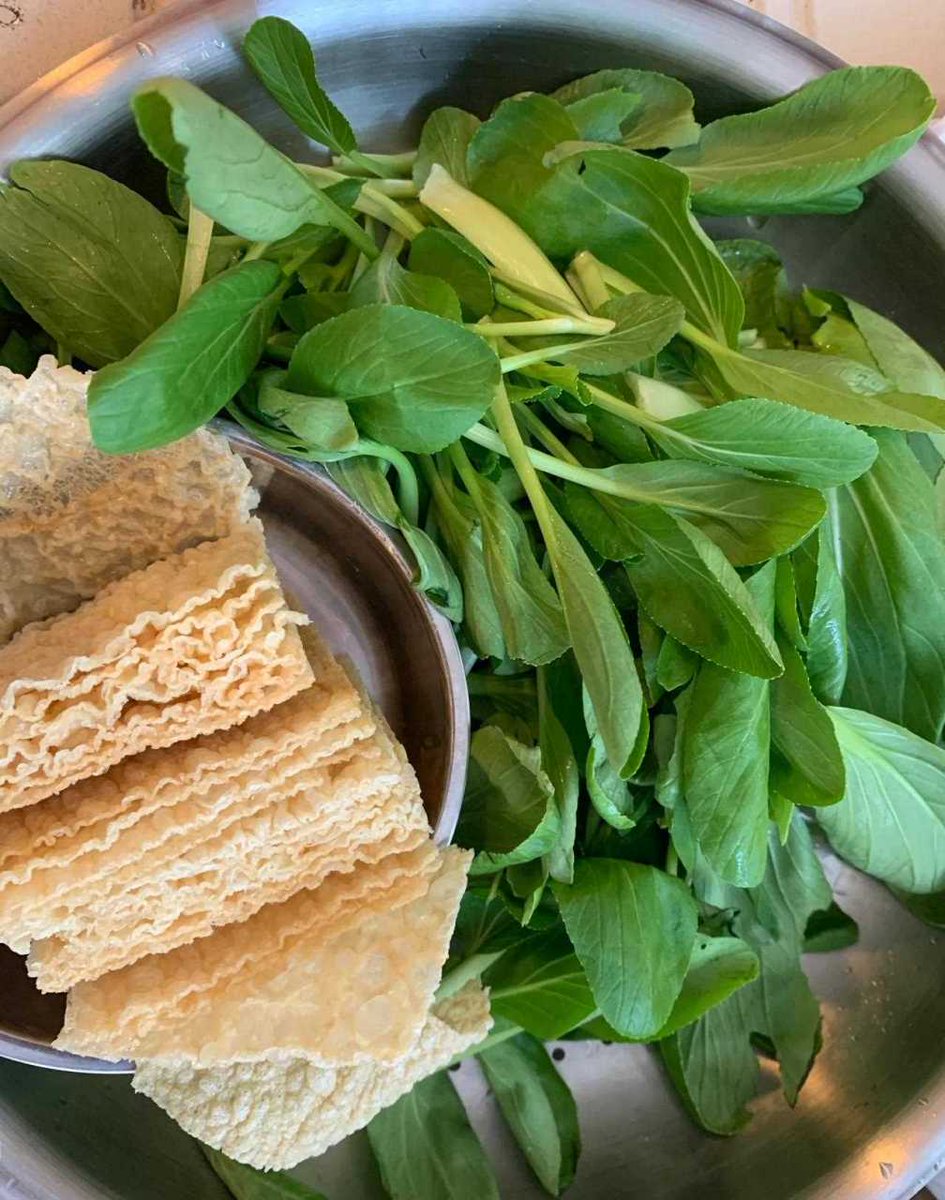 eiznei's tweet photo. Craving bold flavors Dive into this crispy Thai fish cake with fresh cilantro dip—bright, spicy, and pure summer in a bite! https://t.co/49a6Je18t9